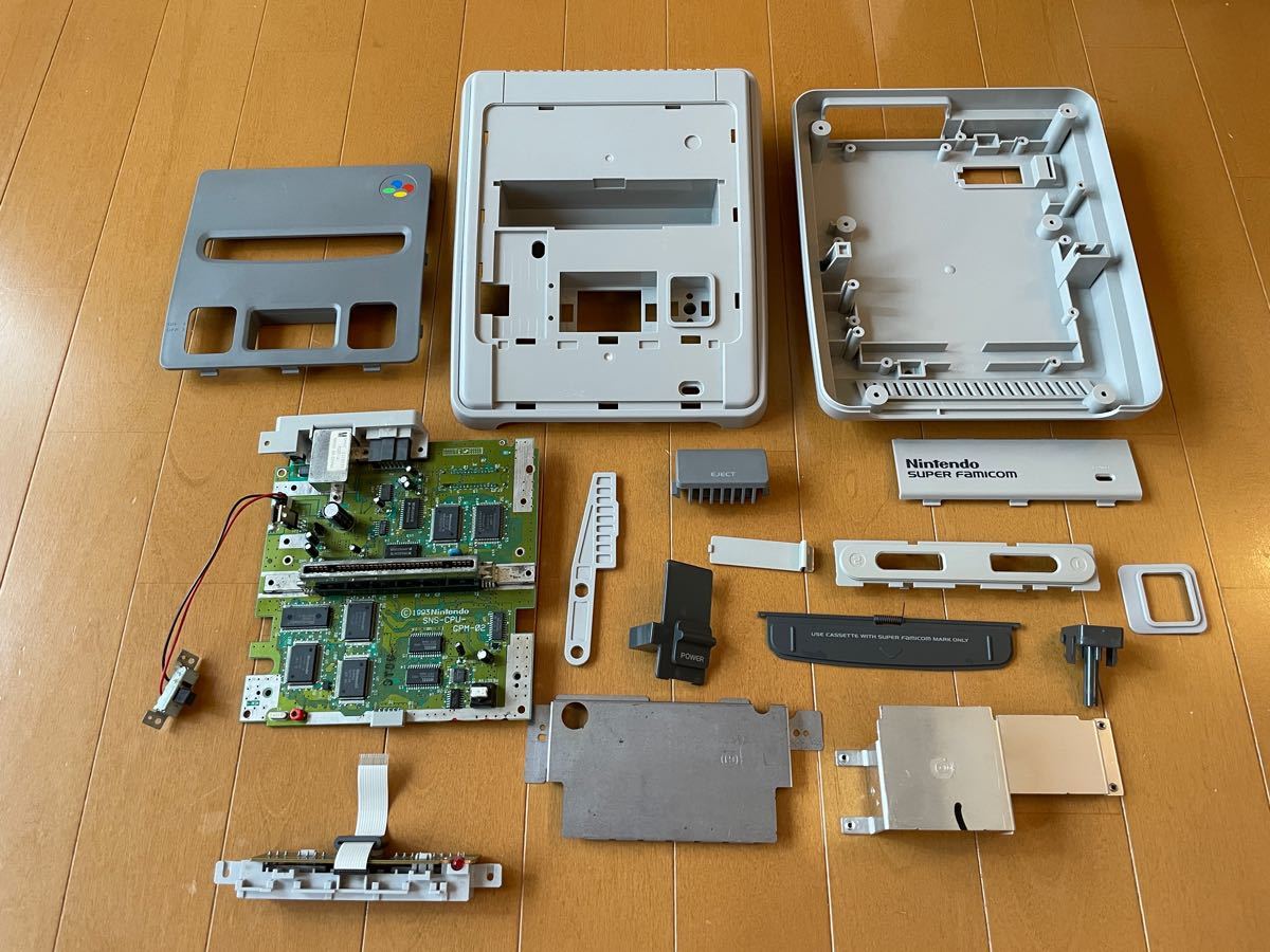 【分解洗浄・コンデンサ交換済】スーパーファミコン中期型モデル+コントローラー2個セット②