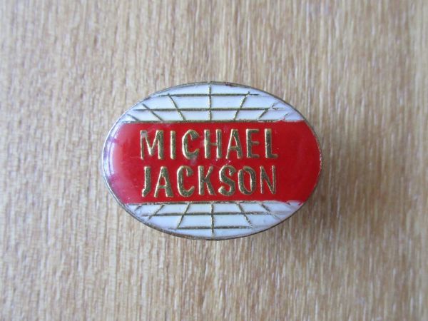 古い ピンバッジ : マイケル ジャクソン ロゴ 音楽 ポップ ピンズ #K_画像1