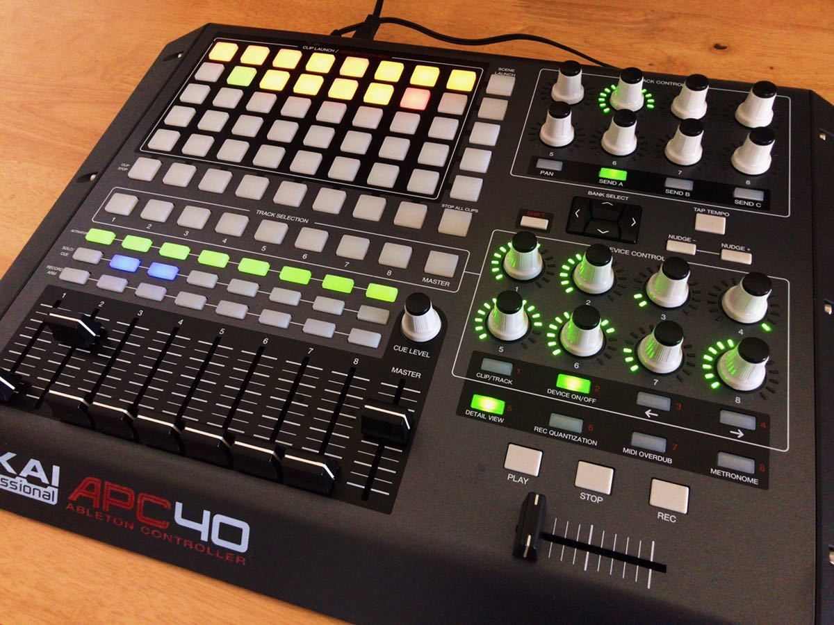 送料&加工料込 【美品】AKAI APC40 限定 ホワイト MIDIコントローラー