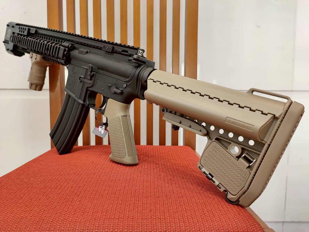 東京マルイ 次世代電動ガン M4 CQB-R DANIEL DEFENSE ハンドガード Sword fish TITAN 電子制御トリガー ハイレスポンス/流速 フルカスタム_画像2