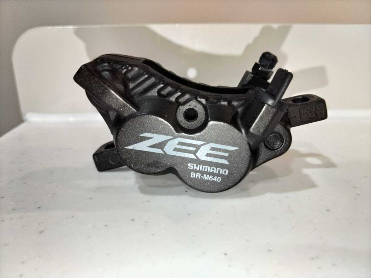 Yahoo!オークション - SHIMANO ZEE BR-M640 4POTキャリパー 訳 Yahoo!オークション - SHIMANO ZEE BR-M640 4POTキャリパー 訳
