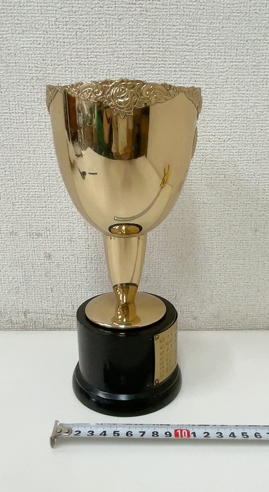【前島杯 ゴルフカップ☆】トロフィー/記念品/ゴールド/全長約16.5㎝/重さ4975ｇ/Ｎ411-262の画像2