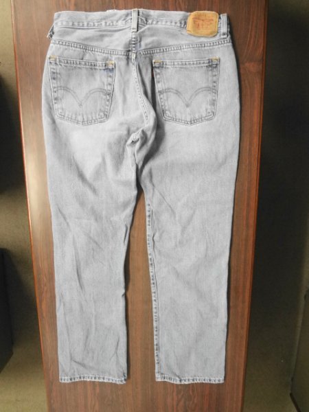 AN21-652 中古 Levi’s リーバイス 505 ジーンズ S デニム デニムパンツ 赤タブ スモールe 古着 オールド ビンテージ 破れあり_画像3