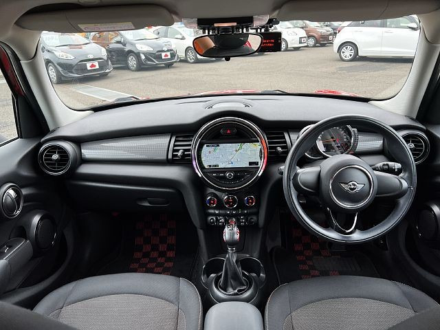 「＼全車保証付/ 2015年 BMW MINI ミニ クーパー @車選びドットコム」の画像3