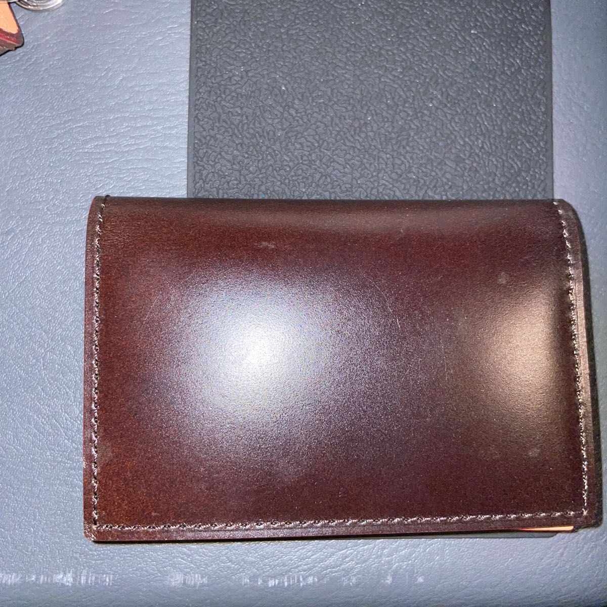 ガンゾ コードバン名刺入れ ダークブラウン メンズファッション 財布