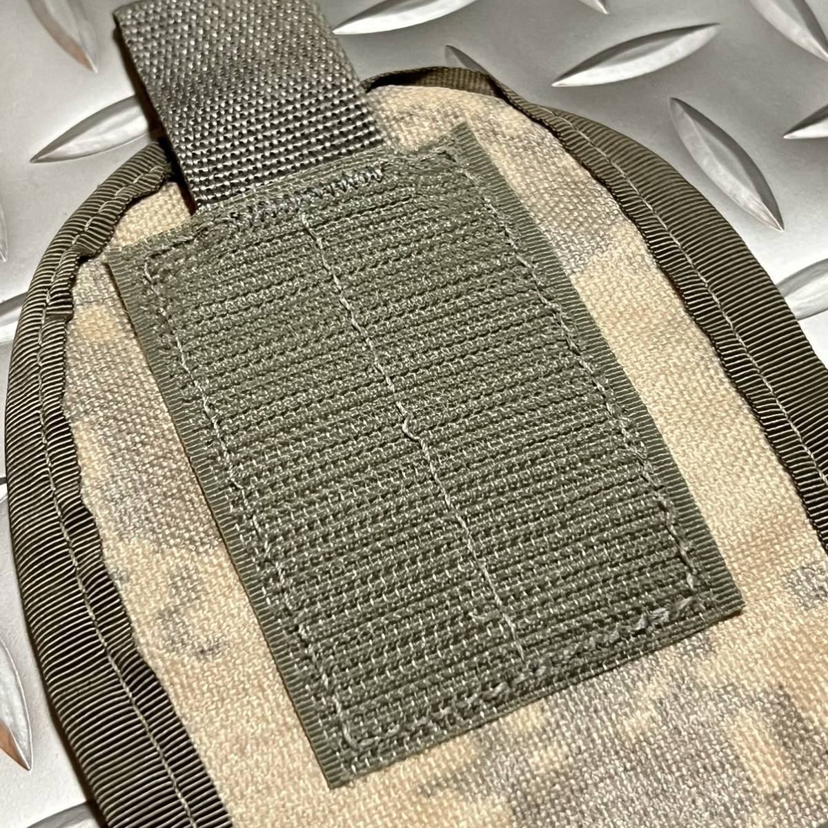 米軍実物　米軍放出品　マガジンポーチ M-4 MOLLEⅡ Two Magazine Pouch (INV D51)_画像4