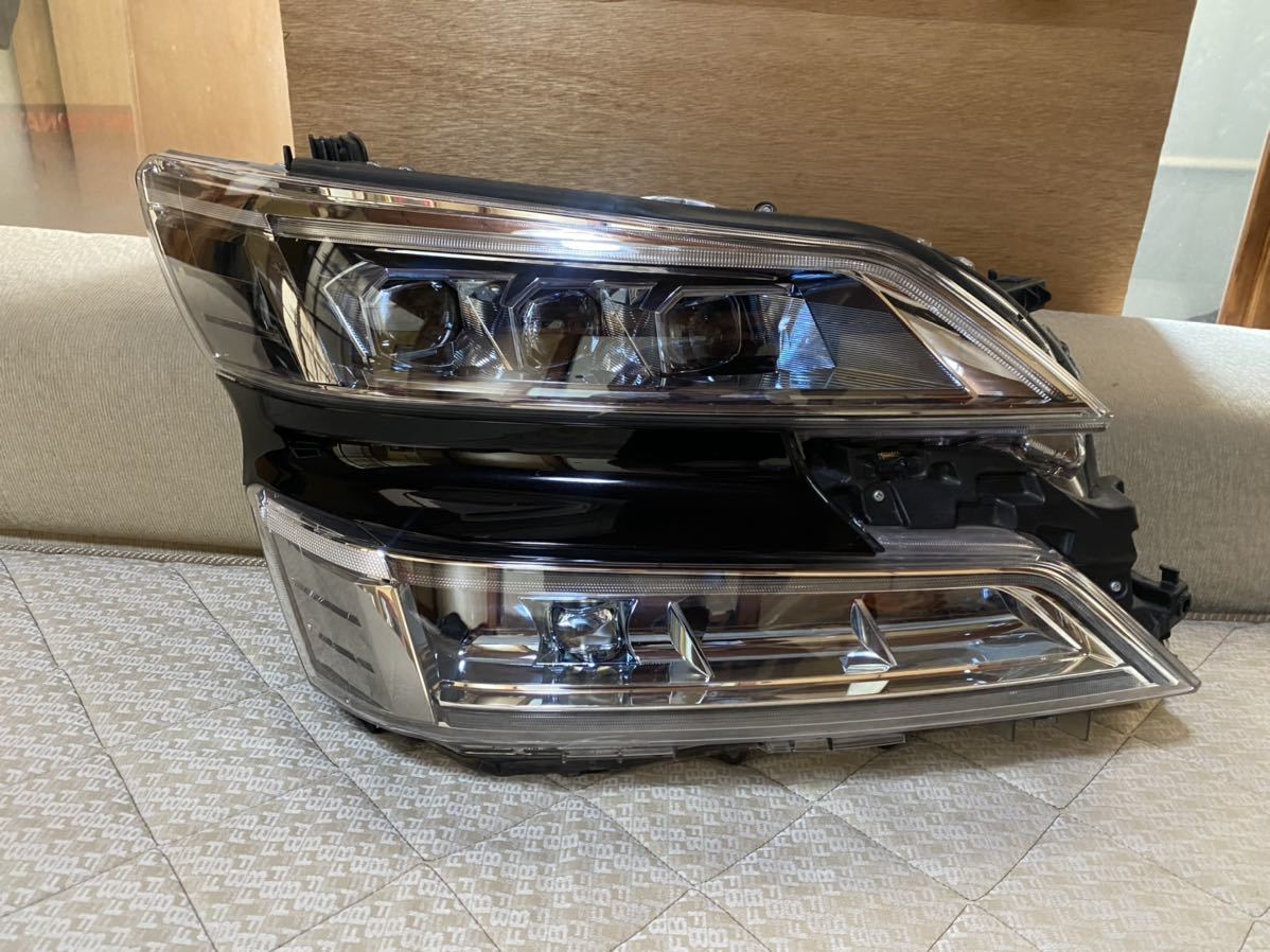 世界の トヨタ ヴェルファイア 右ヘッドランプユニト 81145-58570