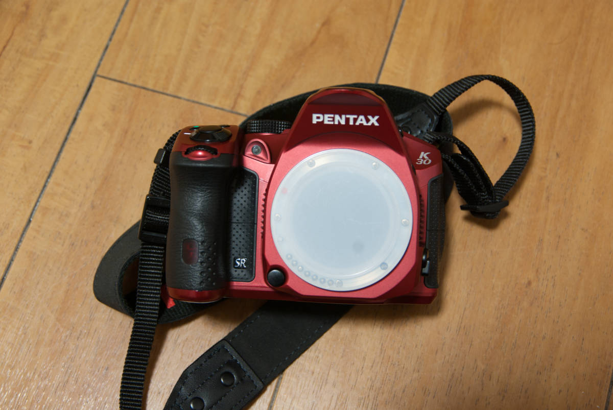 【修理済】Pentax K-30 シルキーレッド レンズ・充電池付き_画像2