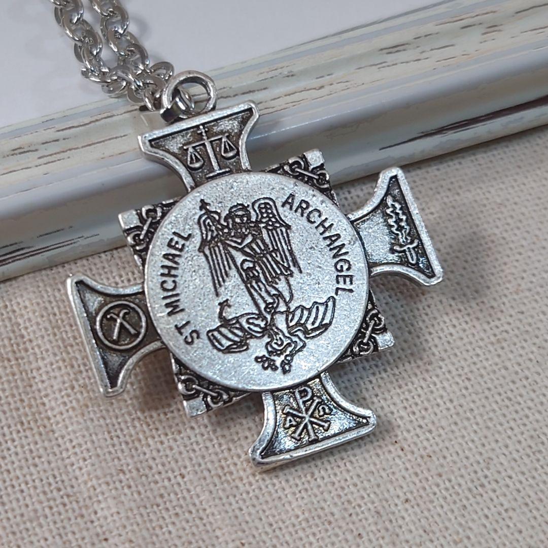 アークエンジェル　聖ミカエルの十字のメタルネックレス　ロザリオ