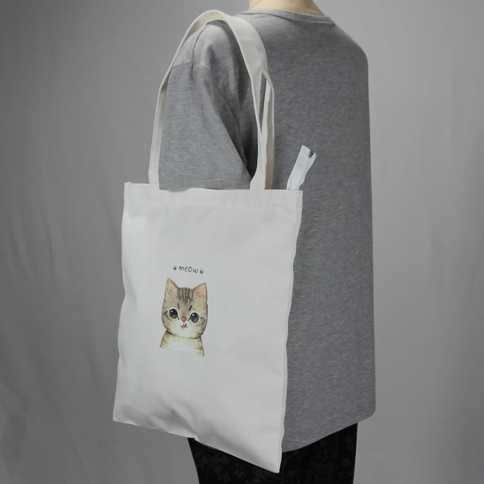 ★かわいい猫イラスト入り！おしゃれなトートバッグ 猫柄 端正なネコ顔 ファスナー シンプル 白色 薄地 軽量 ママバッグ レディース BA50