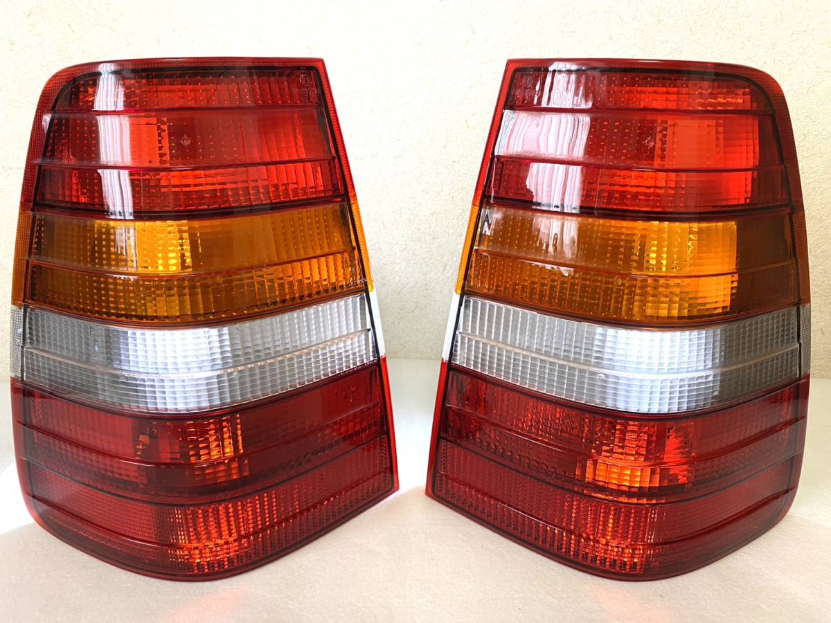 メルセデス・ベンツ W124 Eクラスワゴン 純正テールランプ 左右 メルセデス・ベンツ W124 Eクラスワゴン 純正テールランプ 左右
