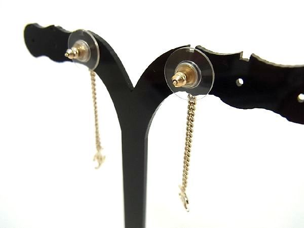 1円 ■美品■ CHANEL シャネル ココマーク チェーン ピアス 耳飾り アクセサリー レディース ゴールド系 AE2281Qk_画像2