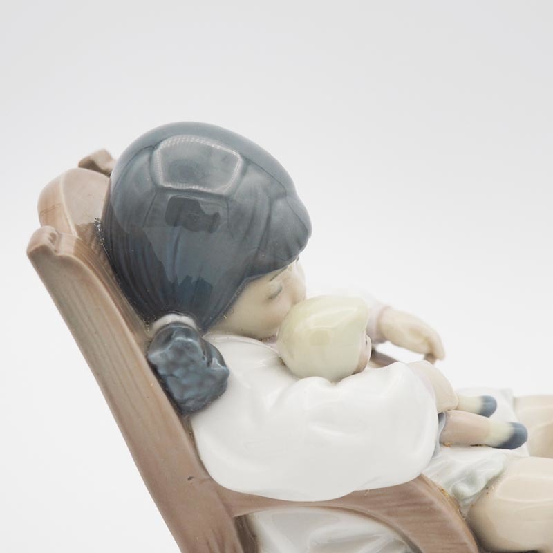 リヤドロ LLADRO No 5448 おひるね Girl In Rocking Chair リヤドロ LLADRO No 5448 おひるね Girl In Rocking Chair