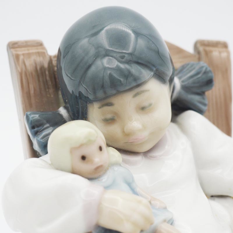 リヤドロ LLADRO No 5448 おひるね Girl In Rocking Chair リヤドロ LLADRO No 5448 おひるね Girl In Rocking Chair