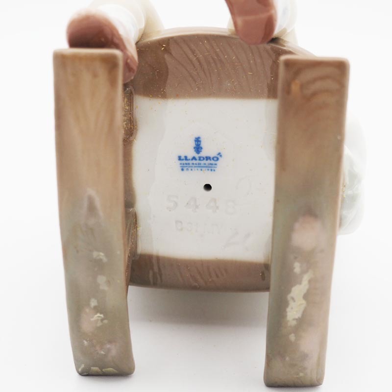 リヤドロ LLADRO No 5448 おひるね Girl In Rocking Chair リヤドロ LLADRO No 5448 おひるね Girl In Rocking Chair