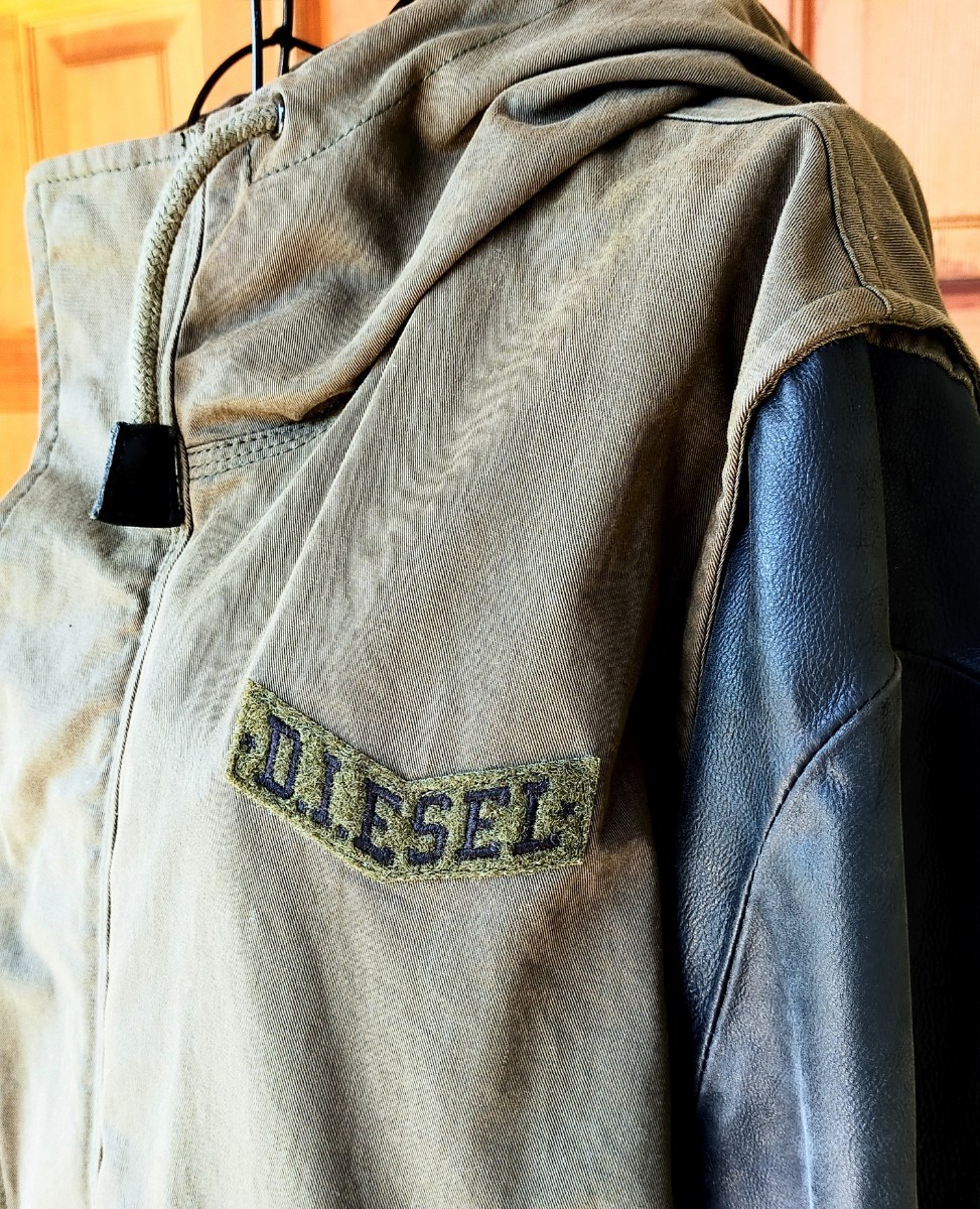 最終価格 DIESEL ディーゼル 切替 袖牛革 モッズコート メンズ 最終価格 DIESEL ディーゼル 切替 袖牛革 モッズコート メンズ