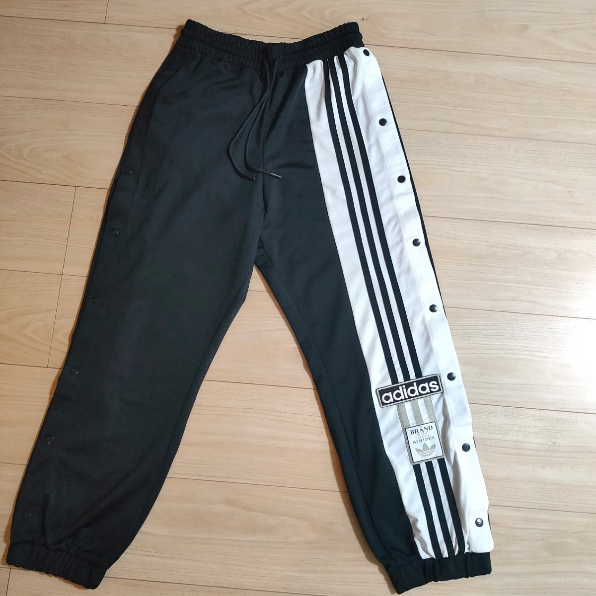 adidas 黒 アディブレイク ジャージ 女性S トラックパンツ adidas 黒 アディブレイク ジャージ 女性S トラックパンツ