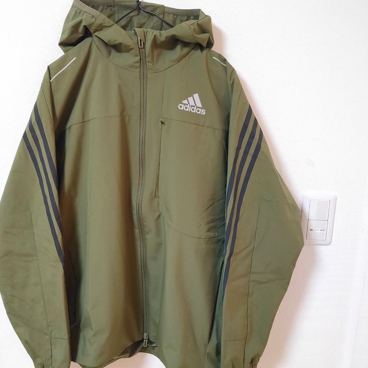 アディダス カーキM247 ウィンドブレーカー ジャケット adidas アディダス カーキM247 ウィンドブレーカー ジャケット adidas