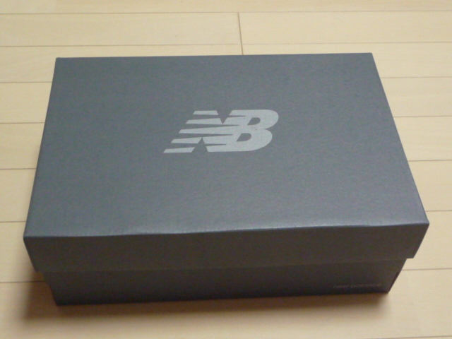 送料無料 新品 New Balance ニューバランス × Atmos アトモス M2002RAM