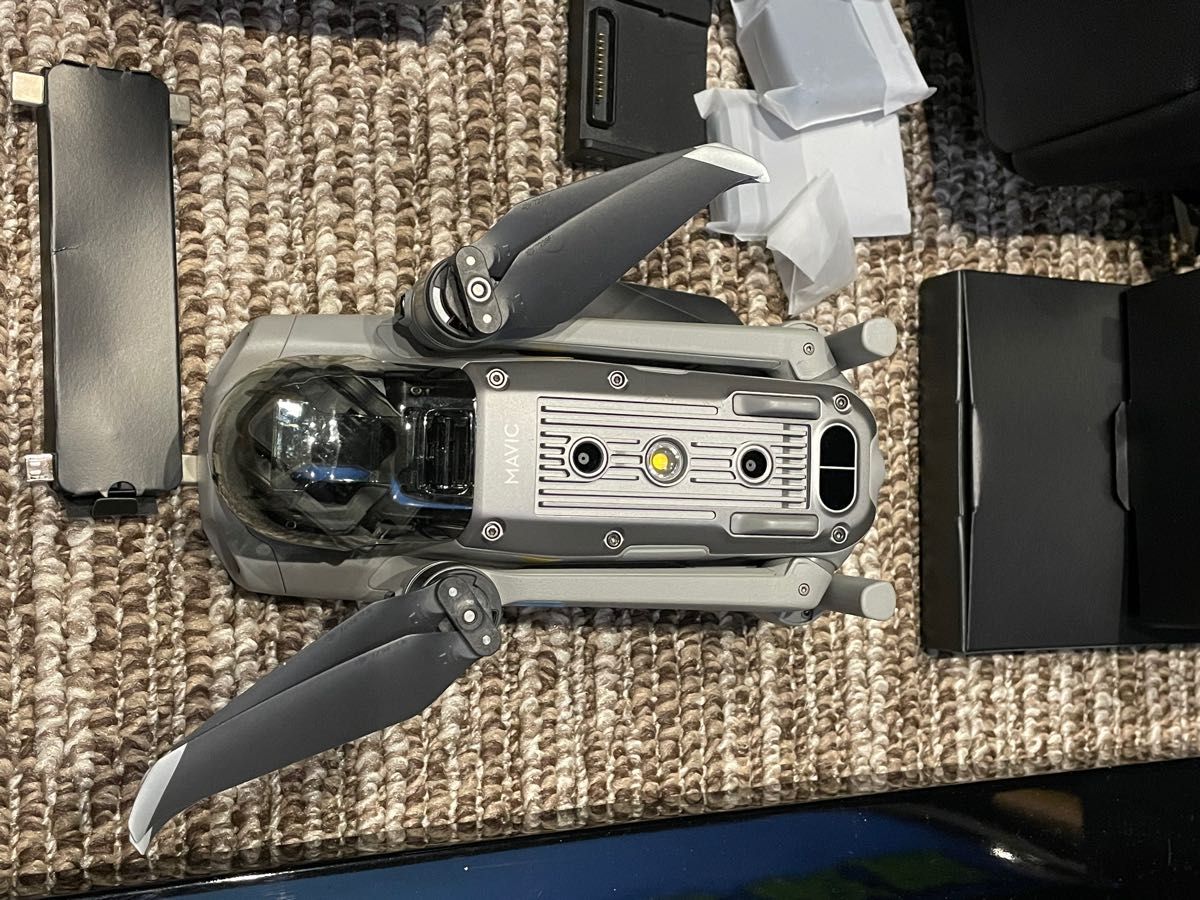 中古美品　DJI Mavic Air2 Fly More Combo マービックエアー2 ドローン