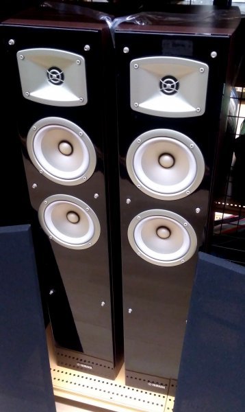 逆輸入 綺麗 YAMAHA NS-F330 動作ＯＫ 2ウェイ・3スピーカー構成のHiFi