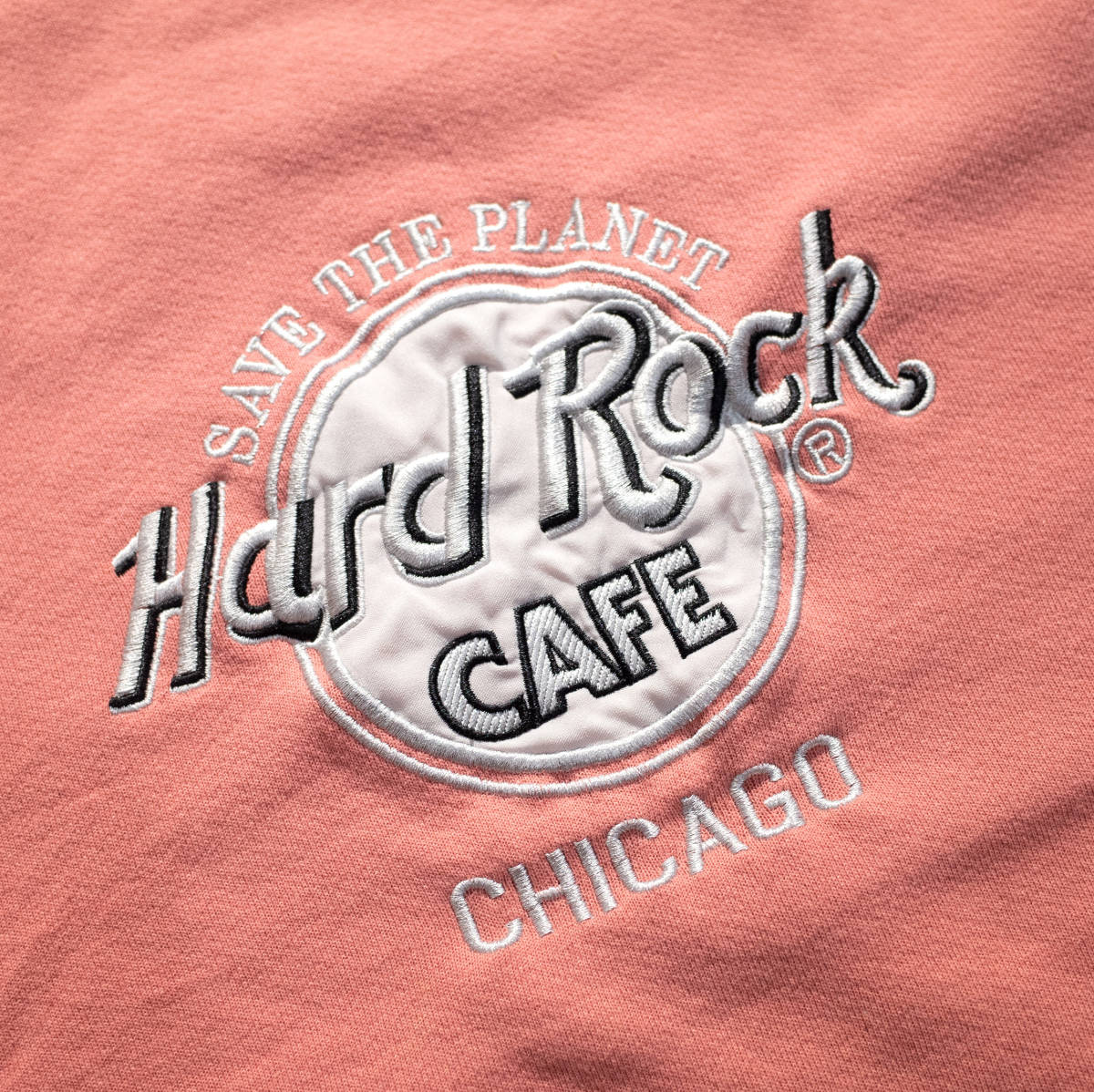XL / USA製 ハードロックカフェ HARD ROCK CAFE シカゴ 銀刺繍 デカロゴ クルーネック スウェット サーモンピンク くすみ  トレーナー