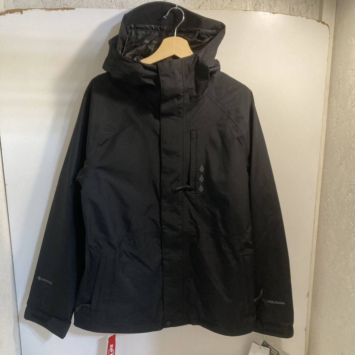 22-23 新品 正規 VOLCOM スノーボード ウェア S サイズ DUA GORE TEX JACKET BLK BLACK G0652308 デュア ゴアテックス ジャケット ブラック_画像1