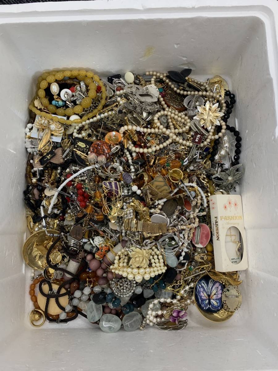 約7.0kg アクセサリー まとめ 大量 真珠 パール ネックレス ブローチ