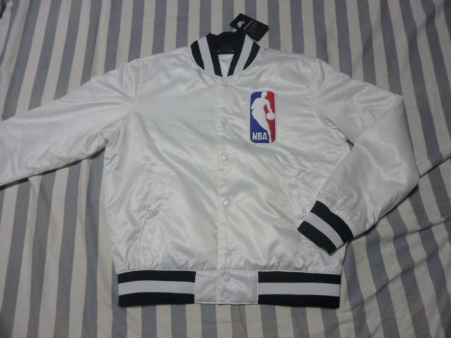 格安～！NIKE SB NBA BOMBER JACKET 白 M 新品_画像1