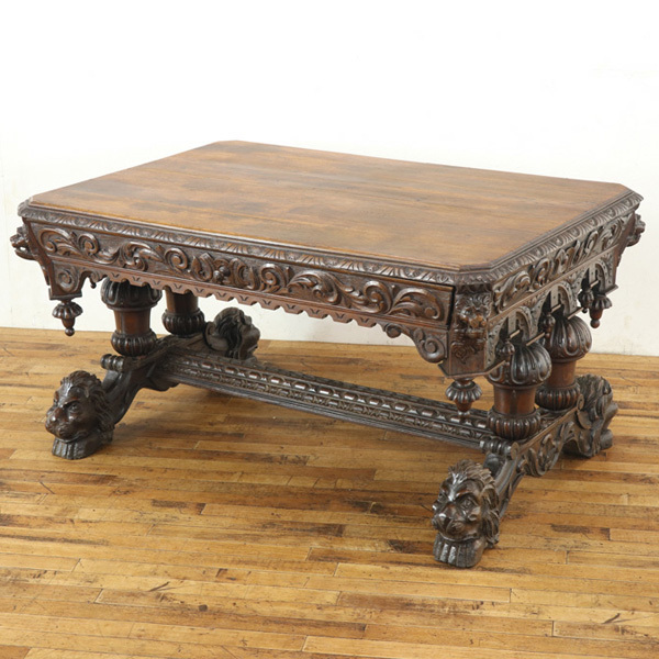 ライオンの彫刻　サイドテーブル　高級感ある美しい彫刻　引き出し付テーブル　フランスアンティーク家具　アンティークフレックス　70138