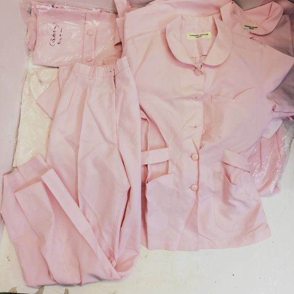 クリーニング済 ナース服 大量 まとめ カーディガン ピンク 上下セット ズボン パンツ 看護師 コスプレ ナース 制服の画像4