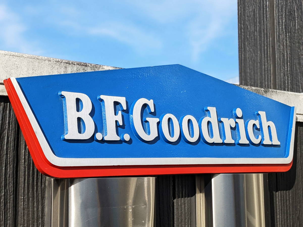 正規販売店】 価格変更 ジッポー B.F.Ｇoodrich 85年製 グッドリッチ