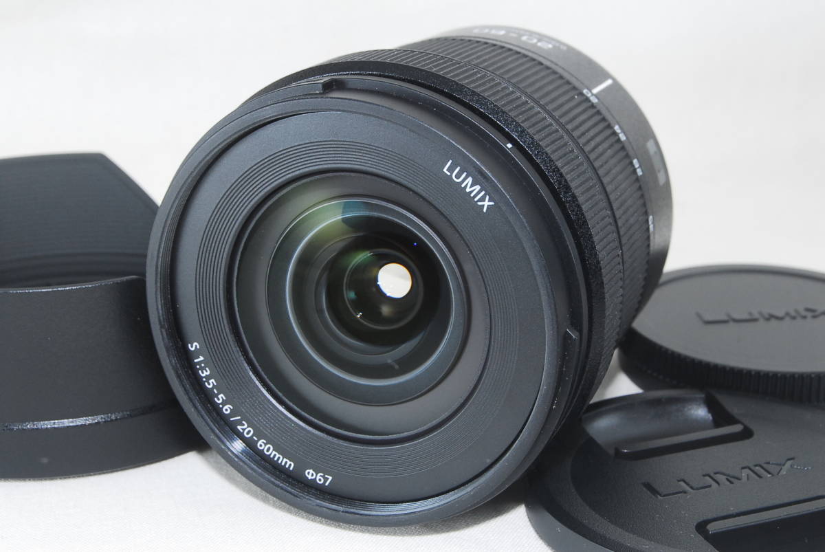 ★美品★Panasonic パナソニック LUMIX S 20-60mm F3.5-5.6 S-R2060 Lマウント フード付き♪_画像1