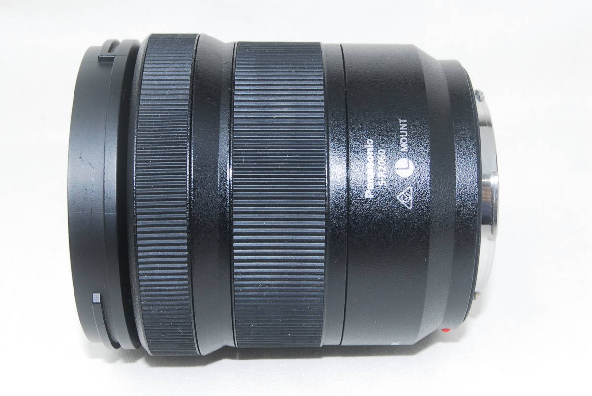 ★美品★Panasonic パナソニック LUMIX S 20-60mm F3.5-5.6 S-R2060 Lマウント フード付き♪_画像4