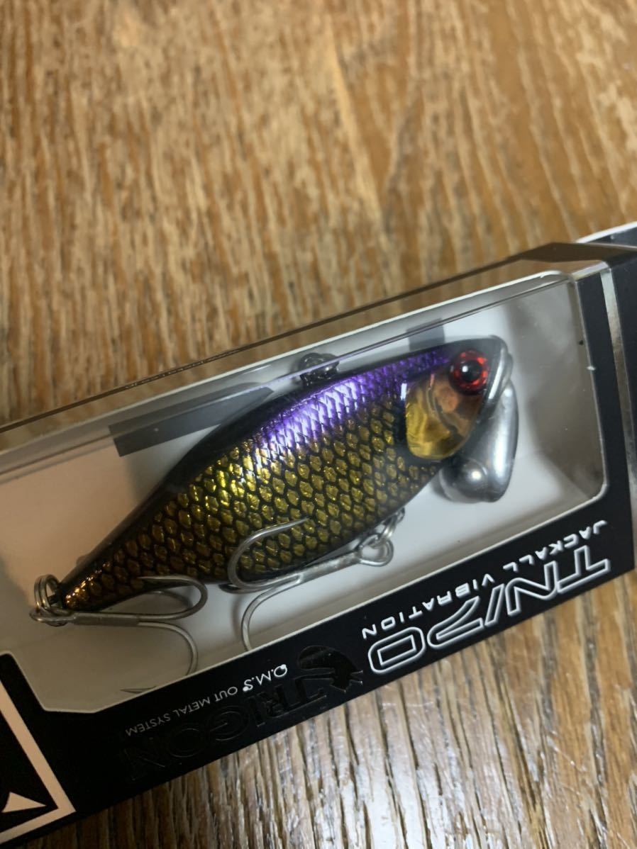 新品 廃盤カラー JACKALL(ジャッカル) バイブレーション TN70 トリゴン カワシマシルエットキンクロ TRIGON