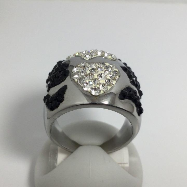 華やか指輪リング上質感重さ厚み魅力ボリュウム満点ブラック・ギラギラ飾り材質不明 Yahoo!フリマ（旧）