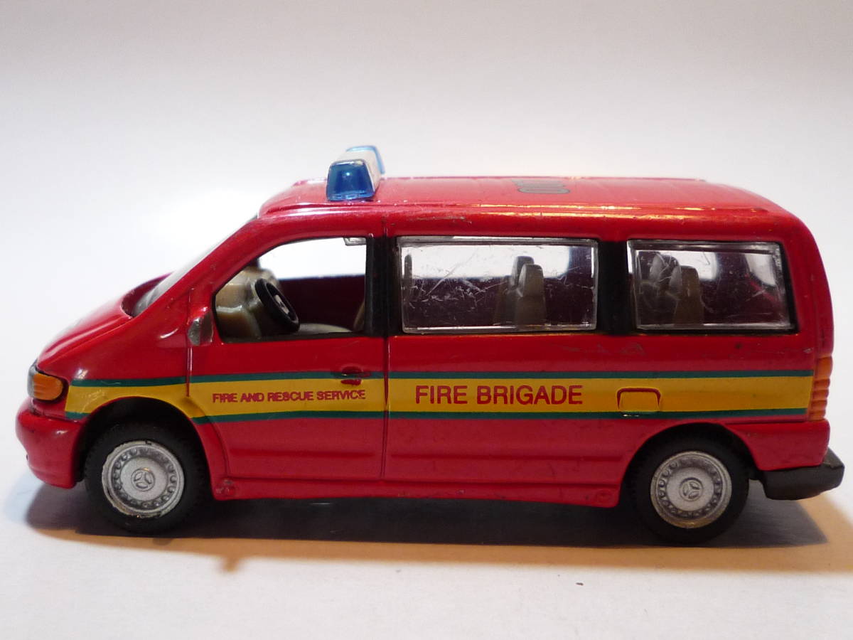 36102 HONGWELL/ホンウェル Mercedes-Benz Vito FIRE BRIGADE メルセデス・ベンツ 1/72_画像3