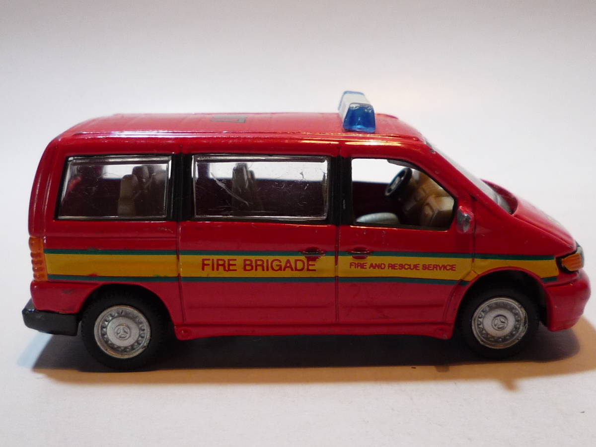 36102 HONGWELL/ホンウェル Mercedes-Benz Vito FIRE BRIGADE メルセデス・ベンツ 1/72_画像7