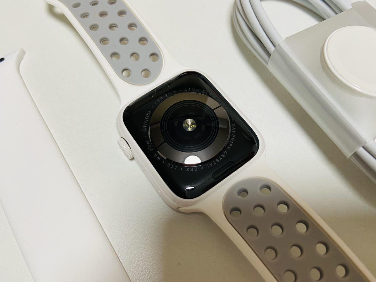 割引 Apple Watch Edition 2 ホワイトセラミック42mm i9tmg.com.br