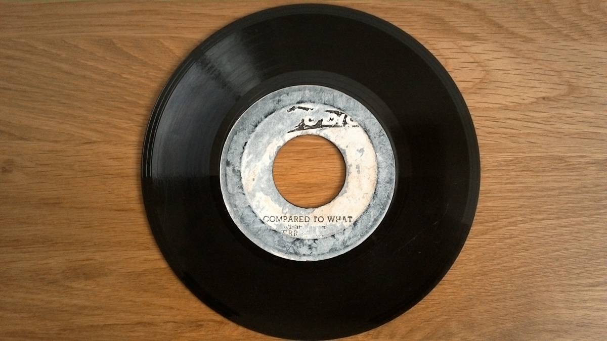 ☆彡美品！！☆彡送料無料！！　　JERRY JONES 　　Compared To What　1972 JA盤 7inch 。Soulful Reggae 女性Vo　Studio One　ノイズ強め_画像2