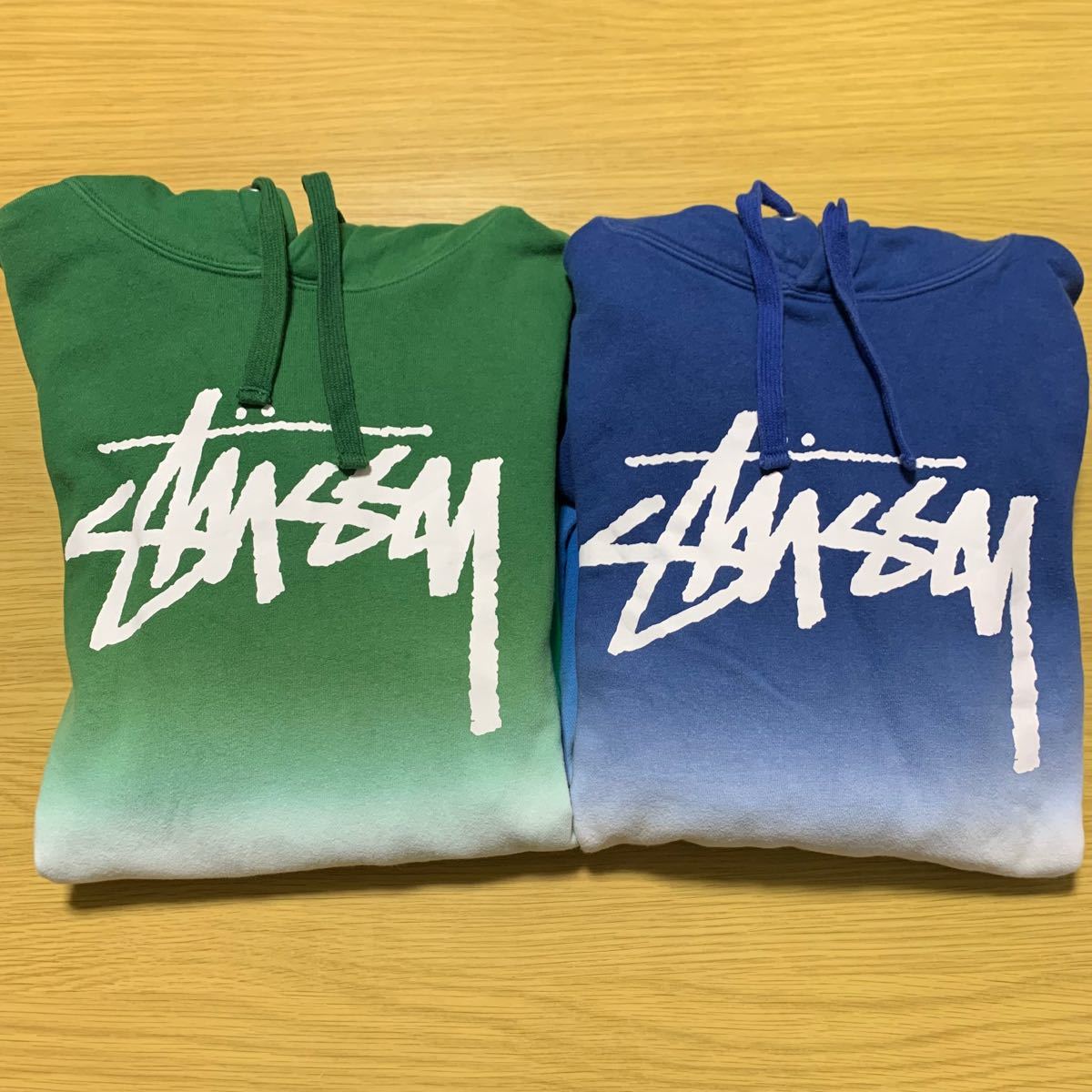 2着セット ステューシー パーカー グラデーション ロゴ 緑 青 Mサイズ