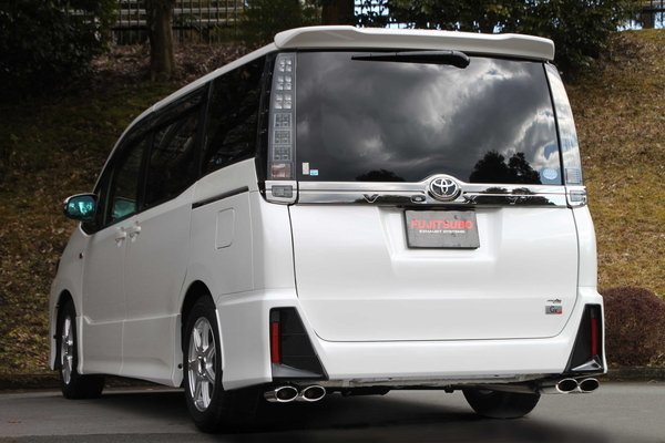 数々のアワードを受賞】 FUJITSUBO フジツボ マフラー A-R ヴォクシー