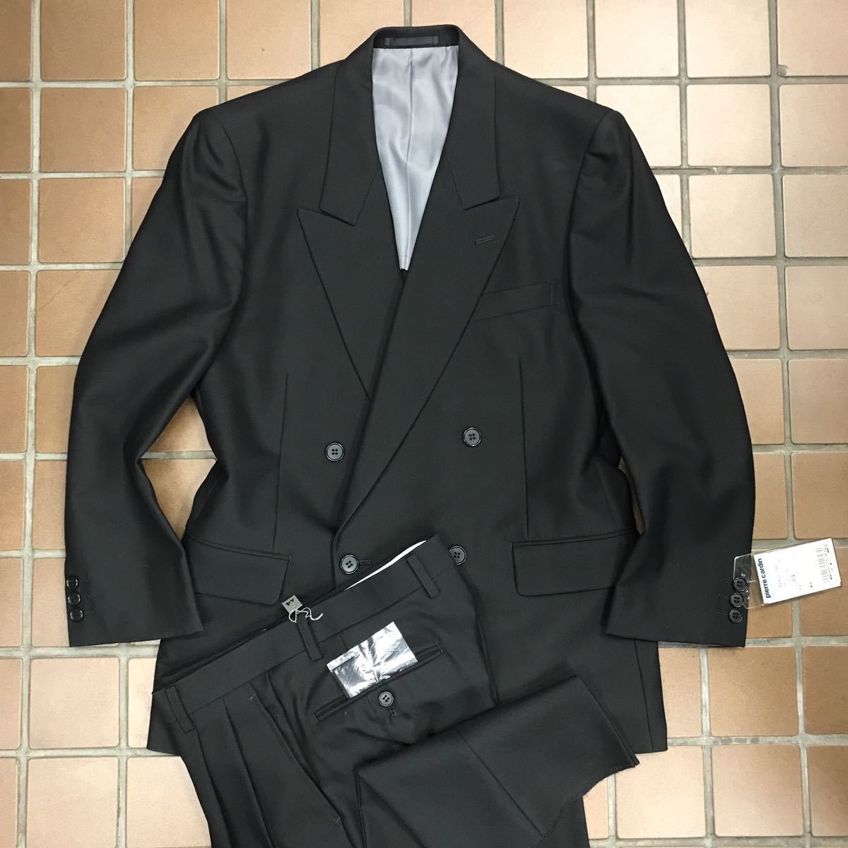 ピエールカルダン【新品】ダブルスーツ　礼服/未使用　激安/サイズM AB3/ブラック　黒/毛100％★ノーベンツ 2タック★フォーマルスーツ_画像1