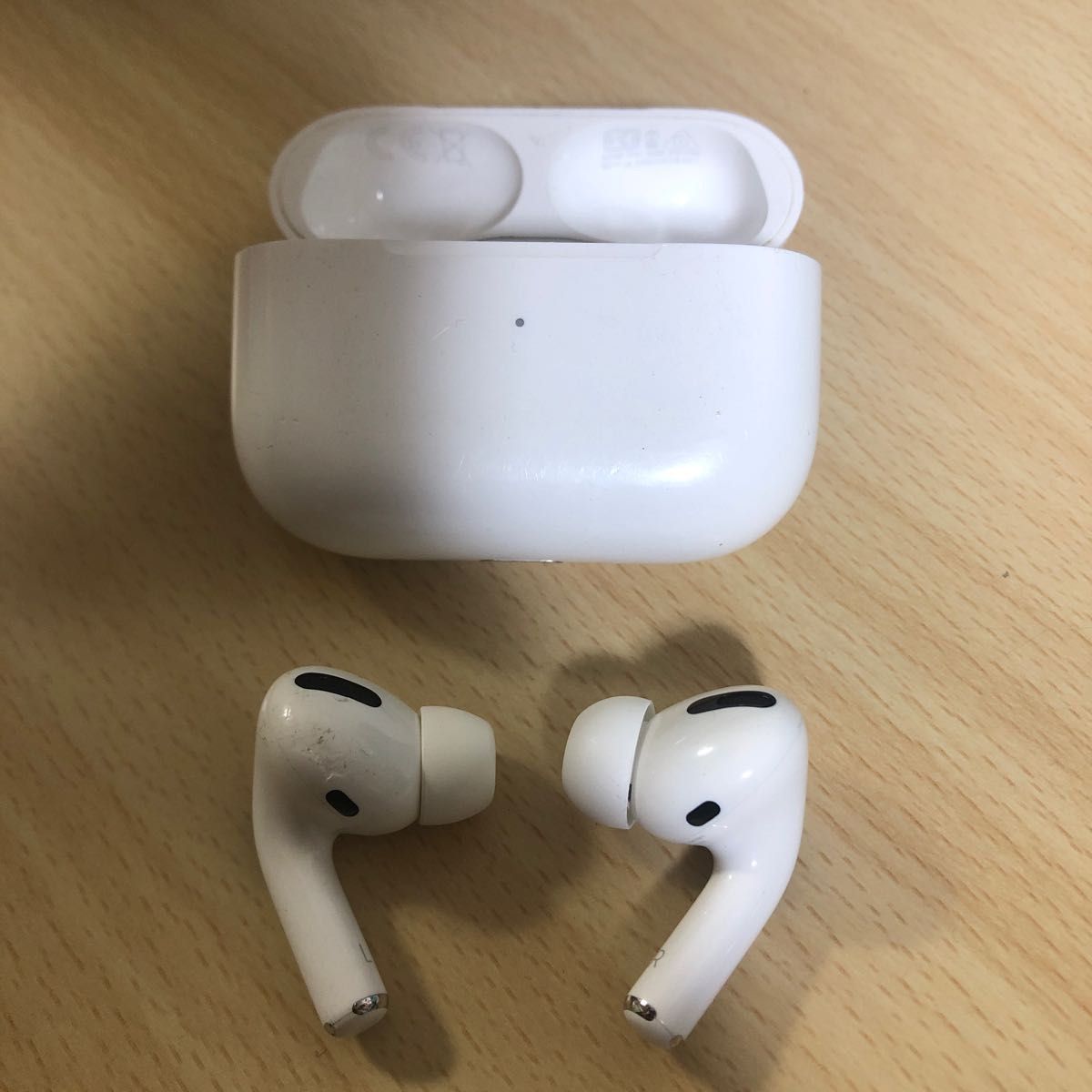 Apple AirPods Pro 第一世代 イヤホン-connectedremag.com