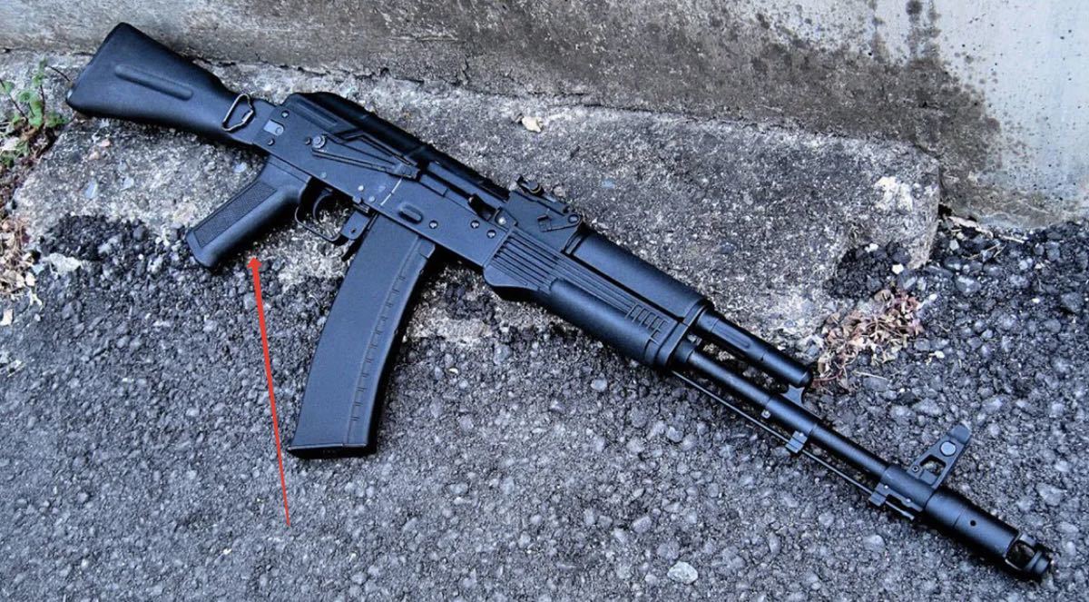 実物 AK74M グリップ とスクリュー セット ロシア ソ連 検 無可動 AK