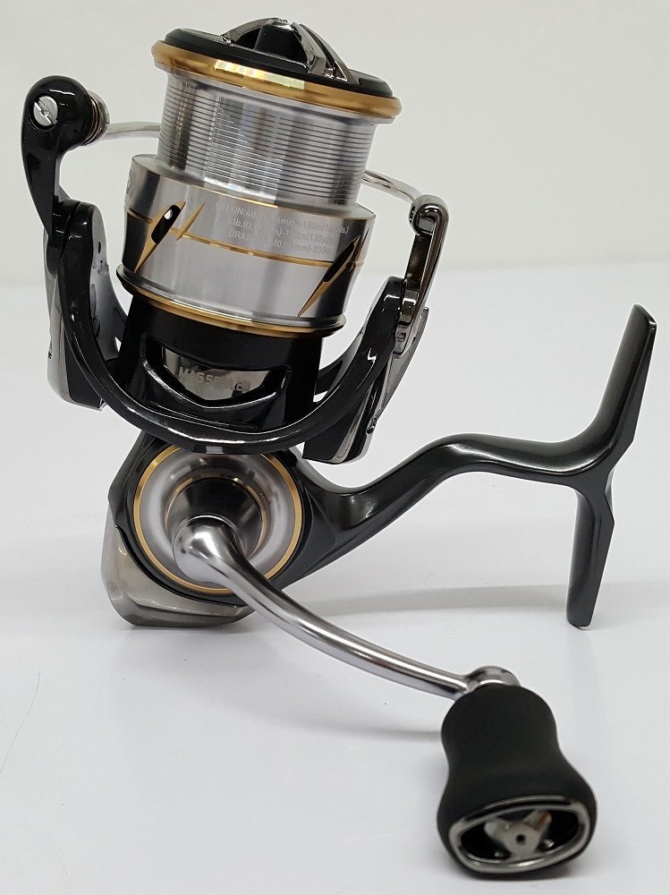 美品 DAIWA ダイワ ルビアスFC LT 2500S スピニングリール neuroid