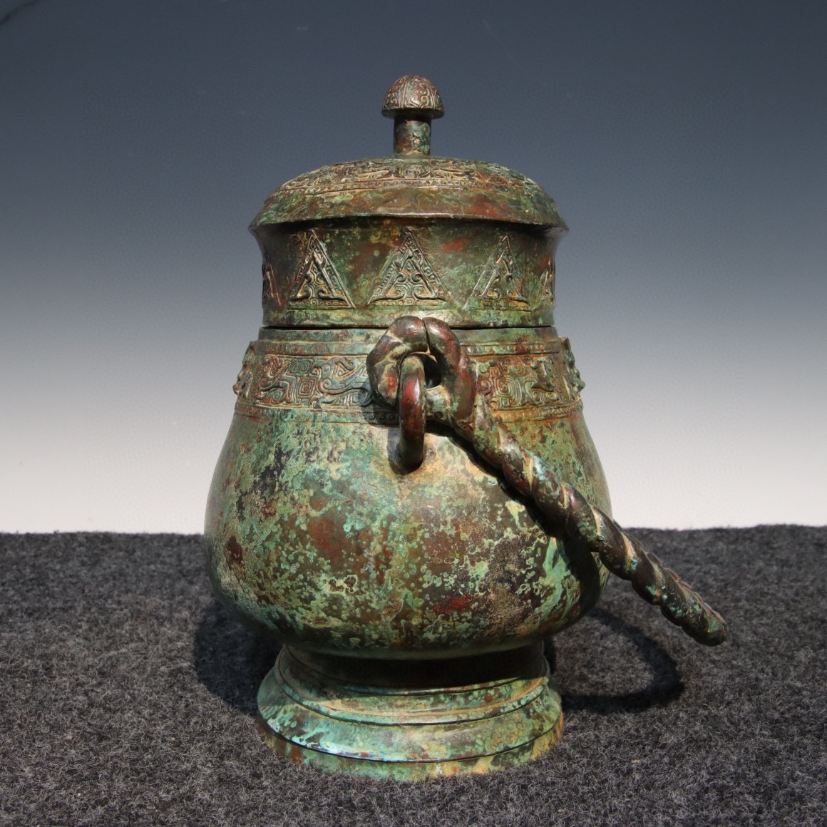 古びた蔵*古青銅器*古銅製*精工*鳳鳥銘文提壺*酒壺】極細工 置物 古びた蔵*古青銅器*古銅製*精工*鳳鳥銘文提壺*酒壺】極細工 置物