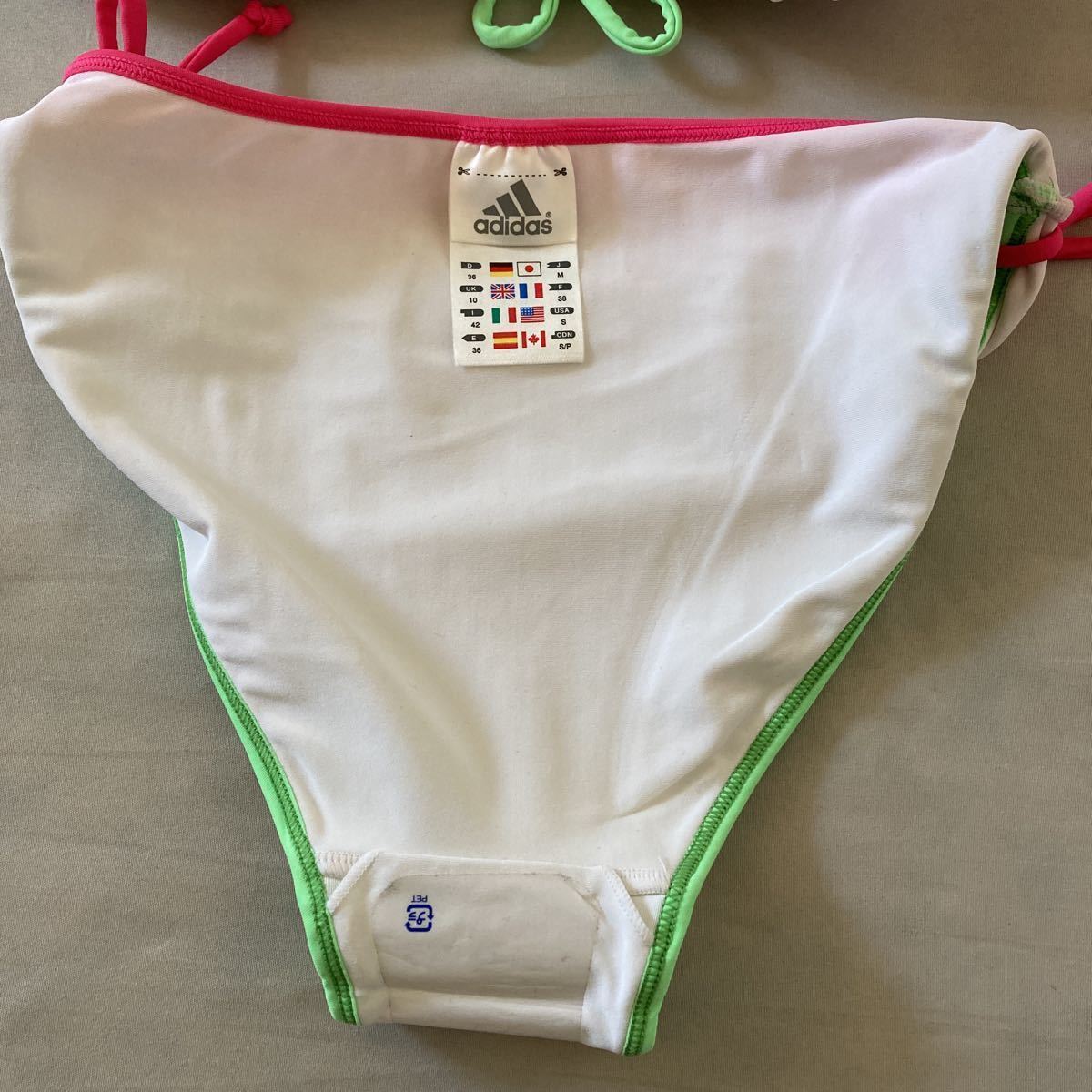 adidasアディダスビキニ・Ｍサイズ・パット付・ROXYロキシーPLAYBOY プレイボーイ系・ビーチバレー浅尾美和④新品未使用_画像6