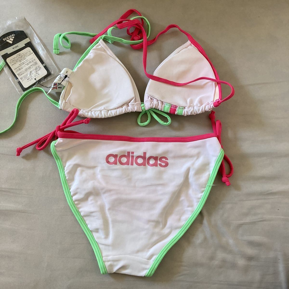 adidasアディダスビキニ・Ｍサイズ・パット付・ROXYロキシーPLAYBOY プレイボーイ系・ビーチバレー浅尾美和④新品未使用_画像2