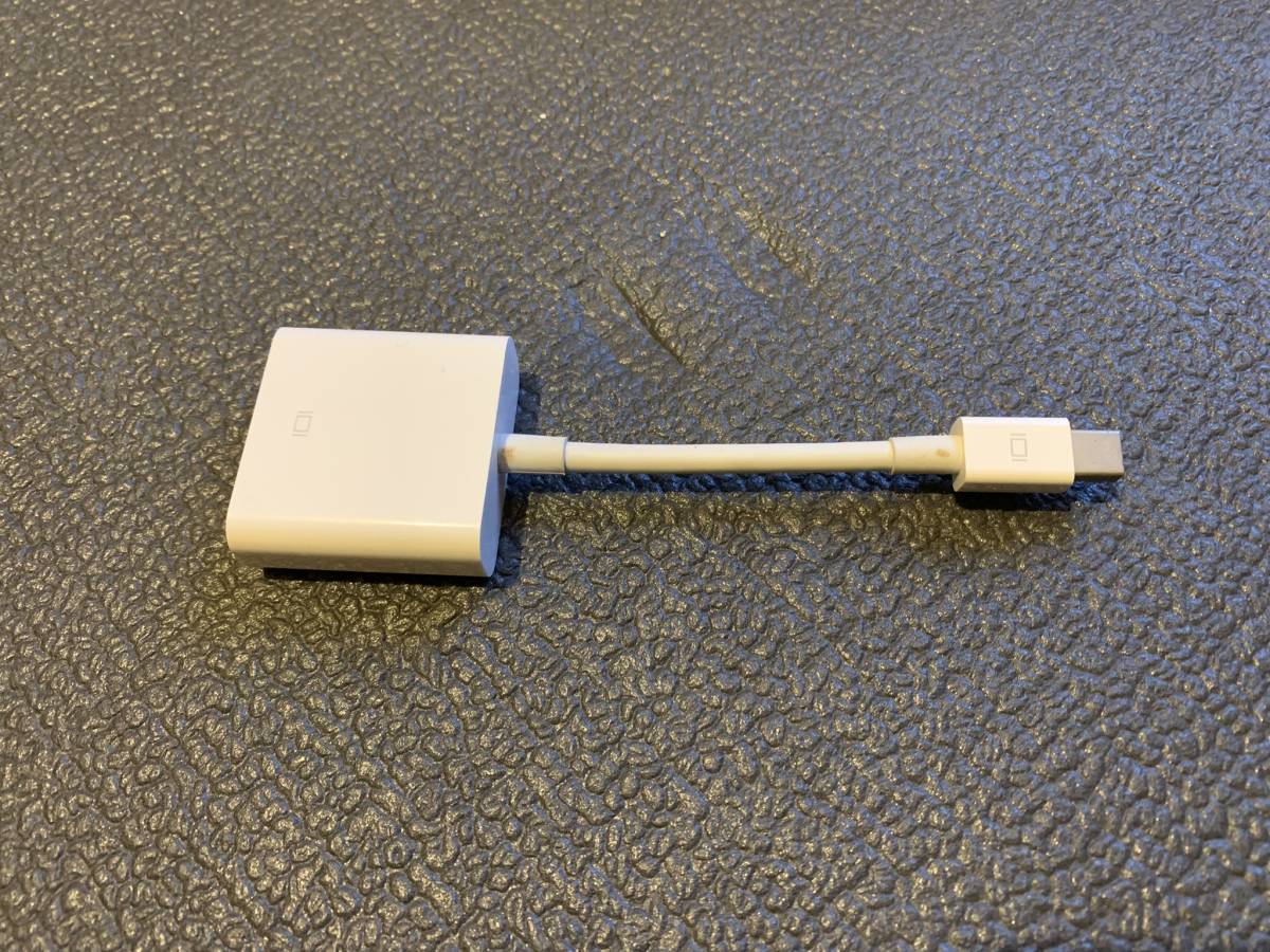 【中古品】Apple Mini DisplayPort to VGA Adapter A1305 変換アダプターの画像1